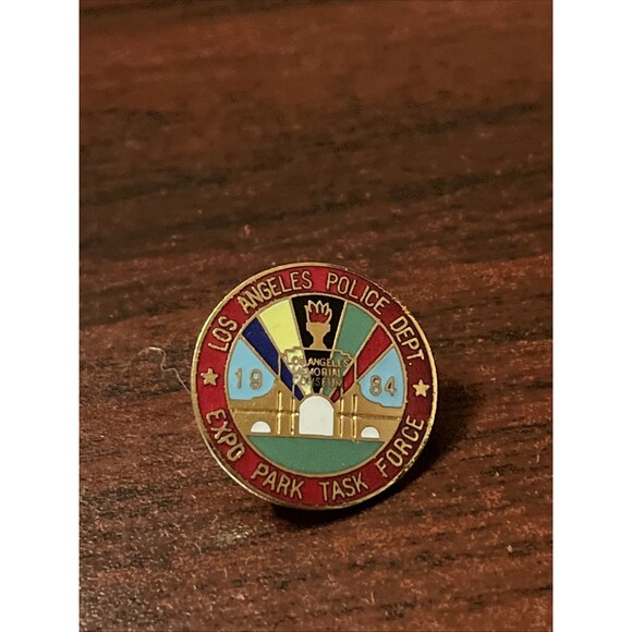 1984 Los Angeles Olympics LA Police Dept Expo Park Task Force Lapel Hat‎ Pin - Picture 1 of 3